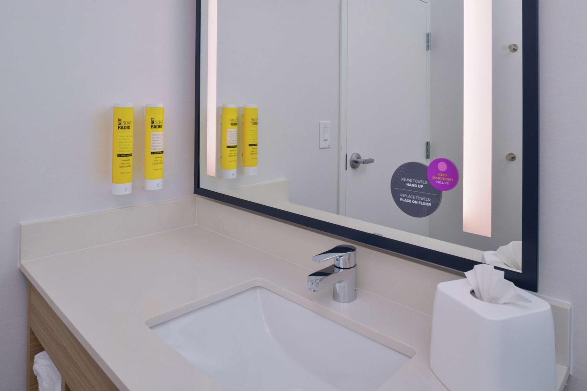 Tru By Hilton Coppell Dfw Airport North Hotell Exteriör bild