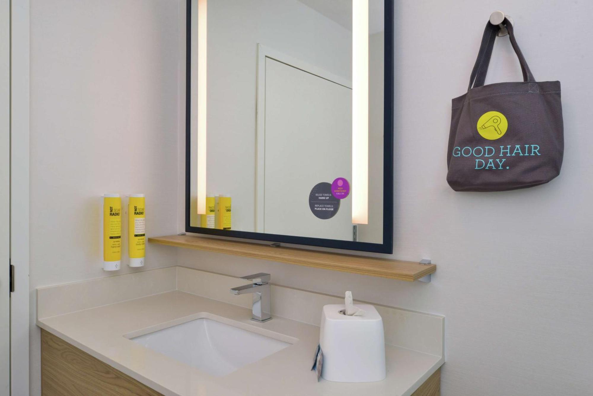 Tru By Hilton Coppell Dfw Airport North Hotell Exteriör bild